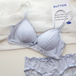 Lace Girly Undergarments Women gather together no underwire comfortable thin porosity bra set