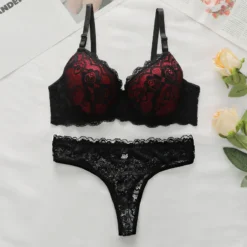 Two-piece sexy lace lingerie set with underwire, black molded cup bra with pads, sexy lace